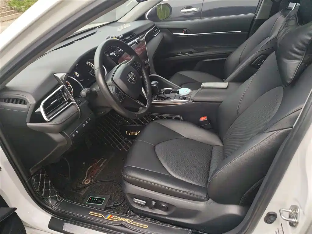 Toyota Camry 2020 — фото 15