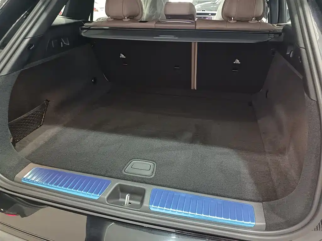 Mercedes-Benz EQE SUV 2025 — фото 13