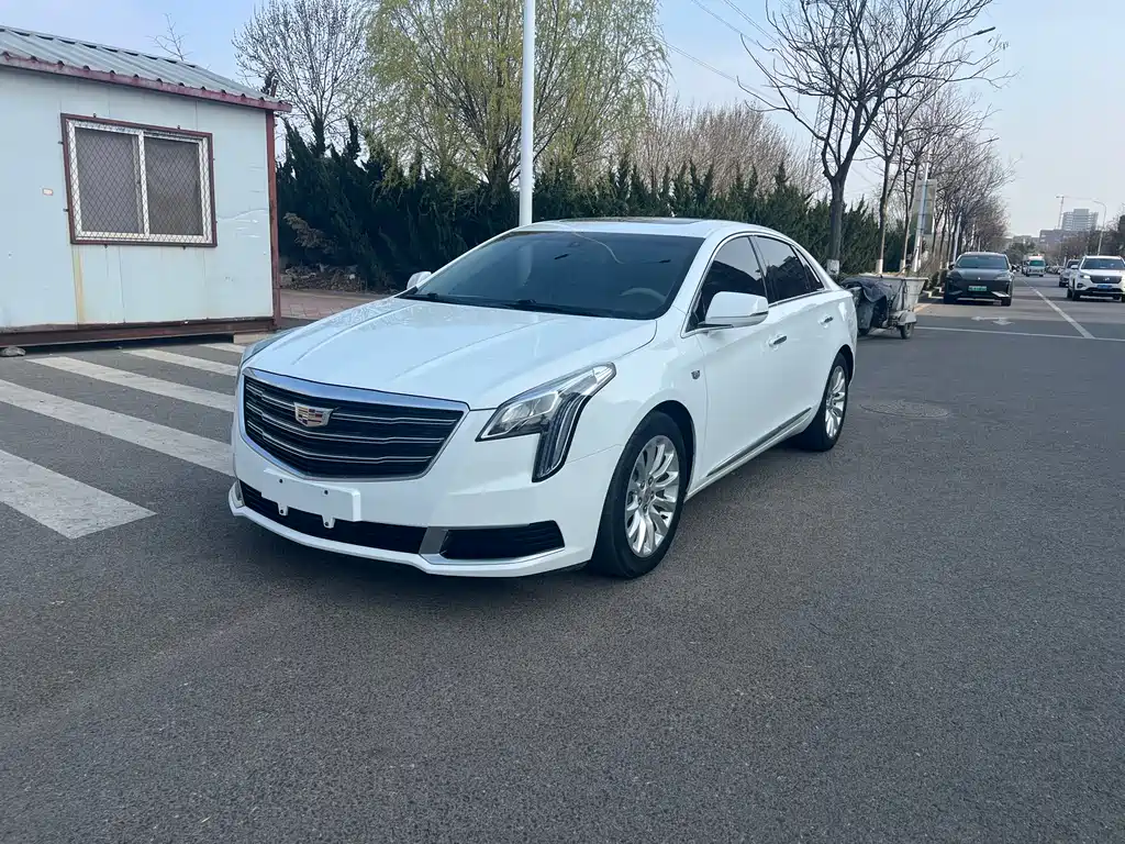 Cadillac XTS 2018 — фото 1