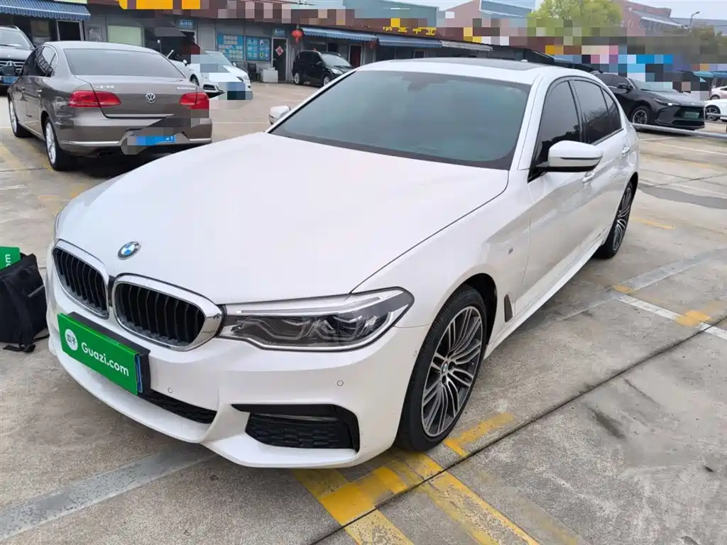 BMW 5 Series 2018 — фото 1