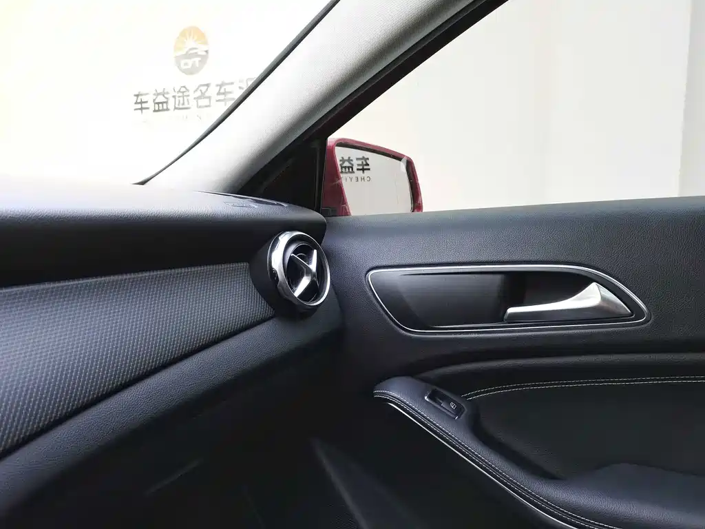 Mercedes-Benz GLA 2017 — фото 24