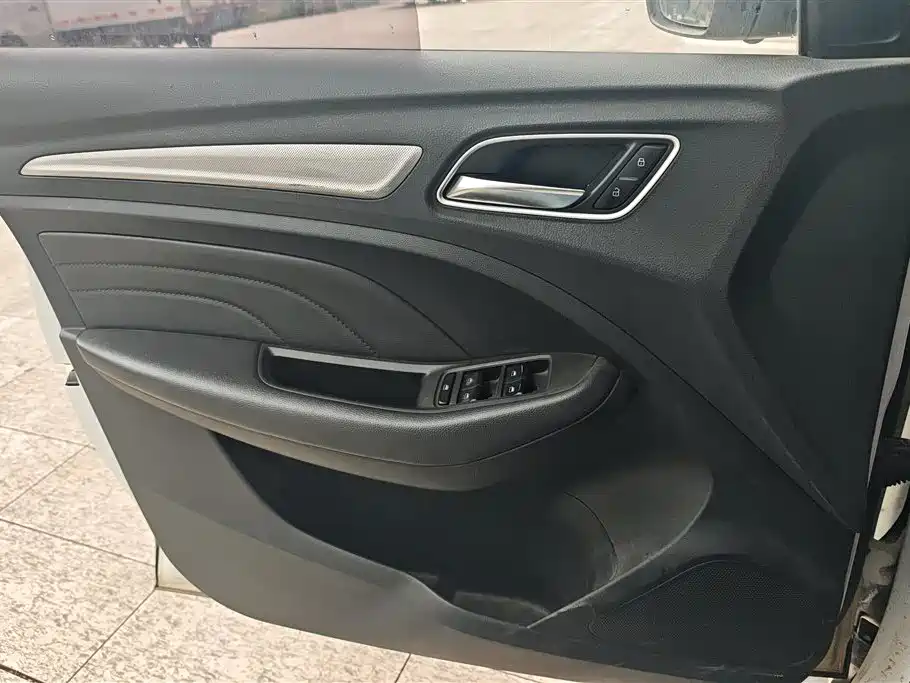 Roewe RX3 2019
