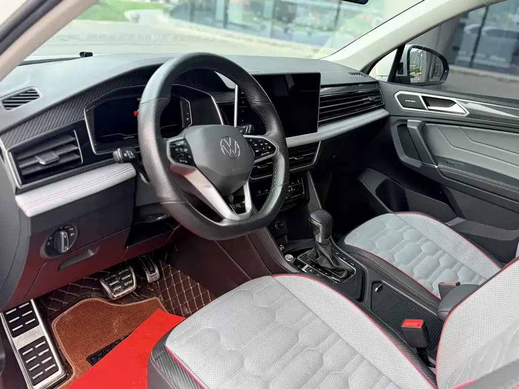Volkswagen Tiguan L 2023 — фото 12