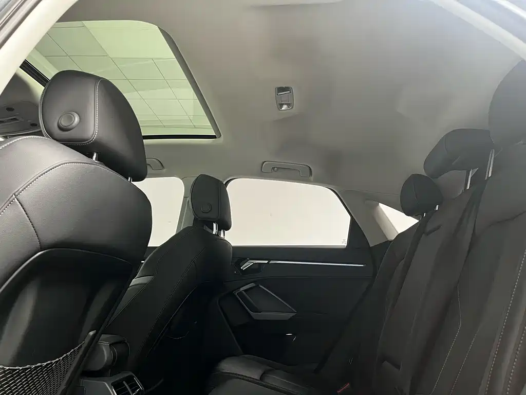 Audi Q3 Sportback 2023 — фото 9