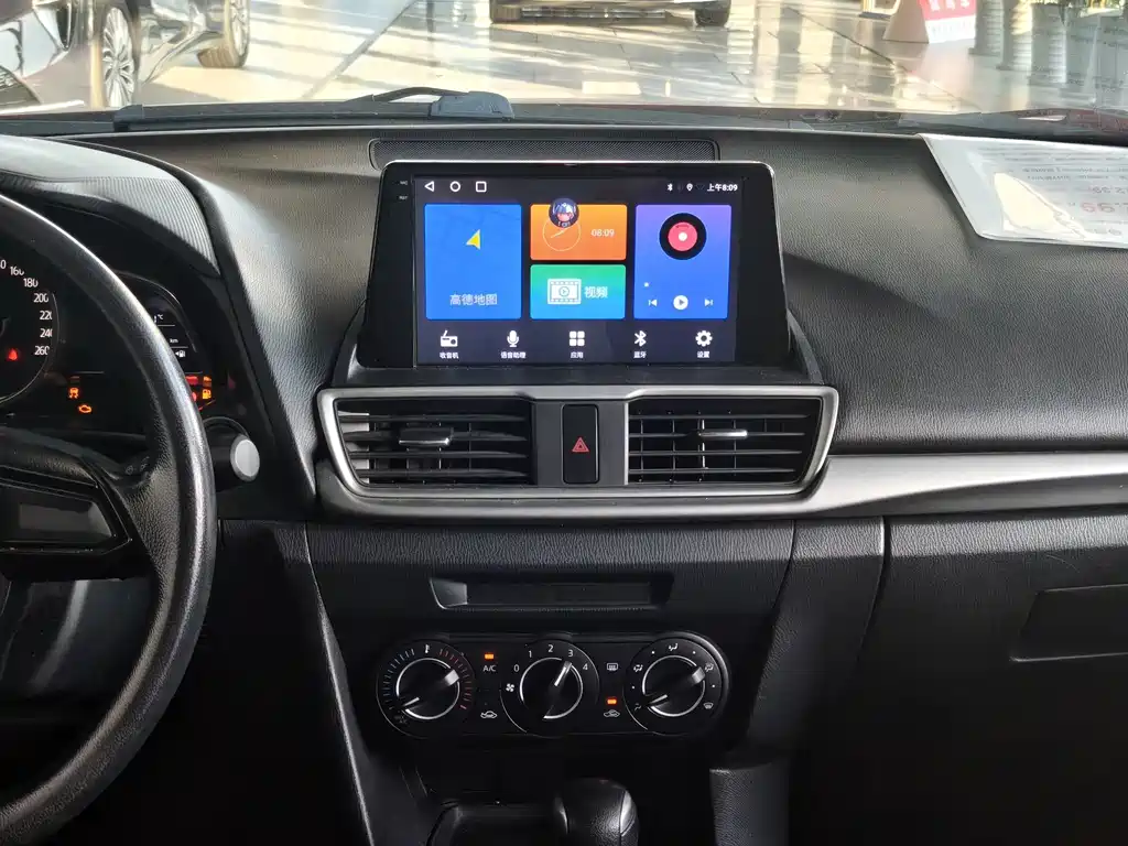 Mazda 3 Axela 2017 — фото 10