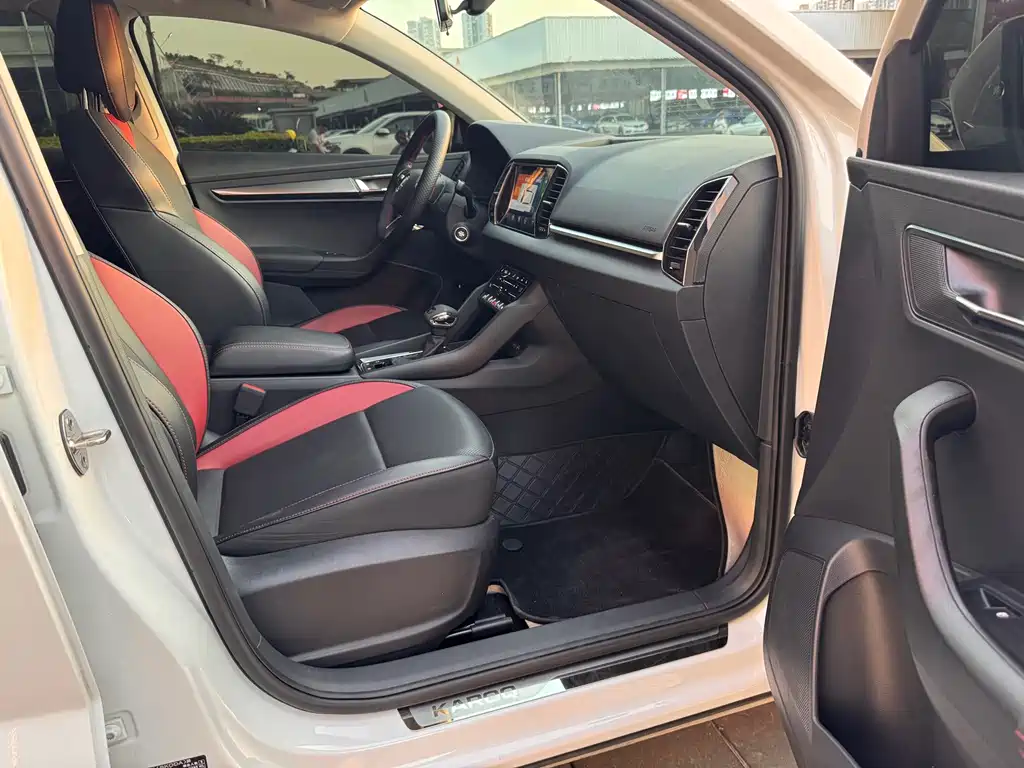 Skoda Karoq 2023 — фото 10