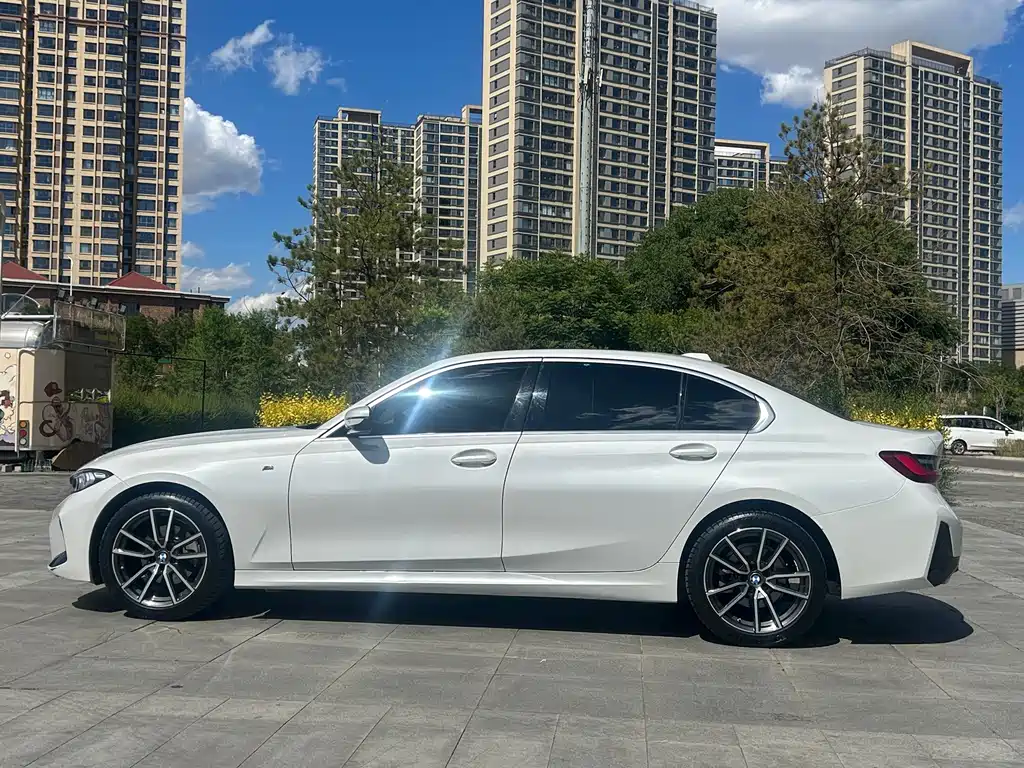 BMW 3 Series 2023