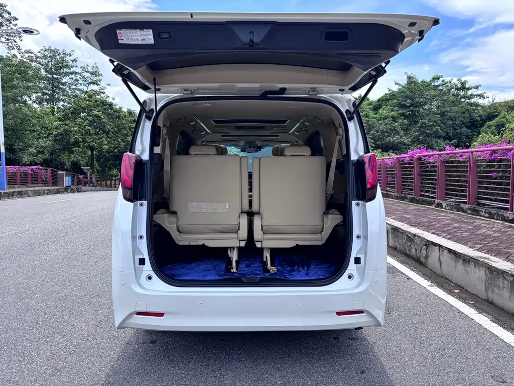 Toyota Alphard 2015 — фото 10
