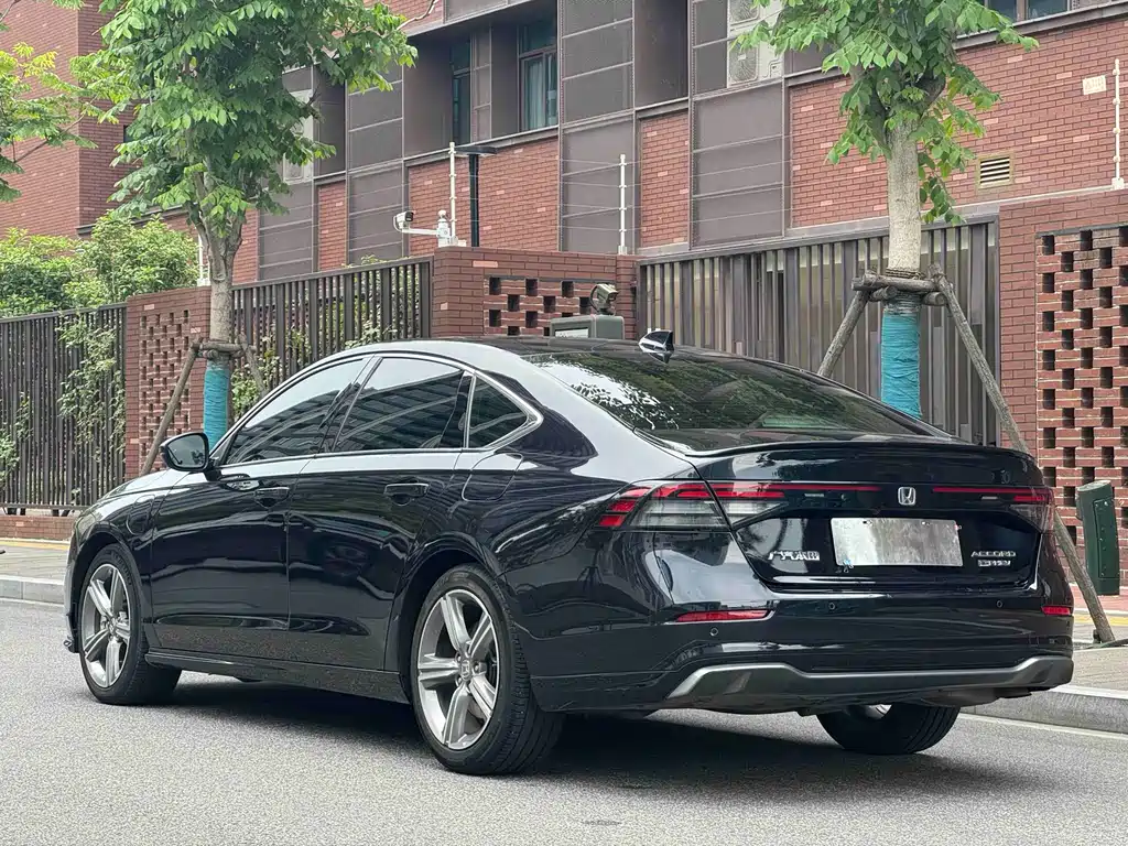 Honda Accord New Energy 2023 — фото 17