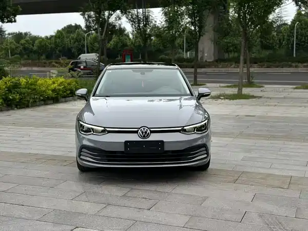 Volkswagen Golf 2021