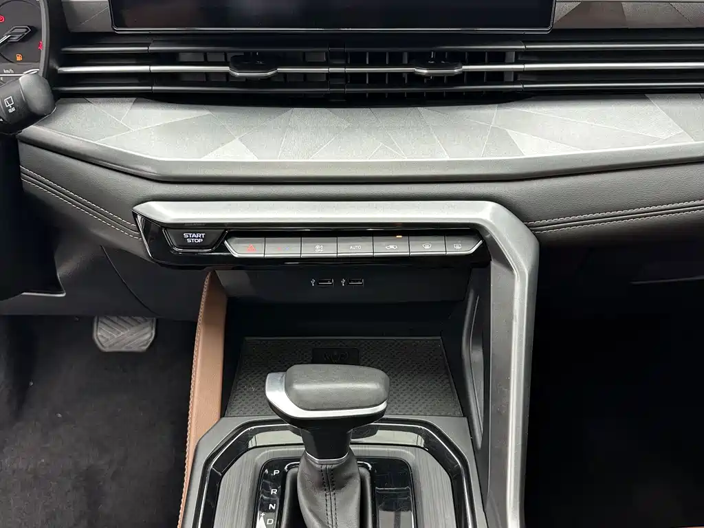 Geely Vision X6 2022 — фото 15