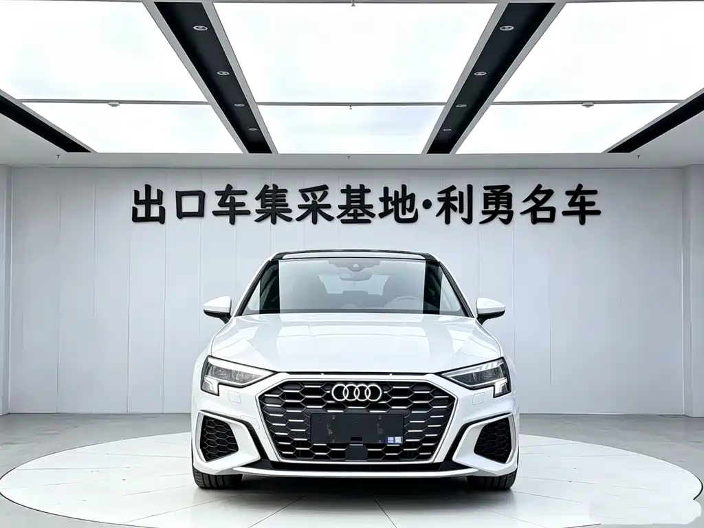 Audi A3 2023 — фото 2
