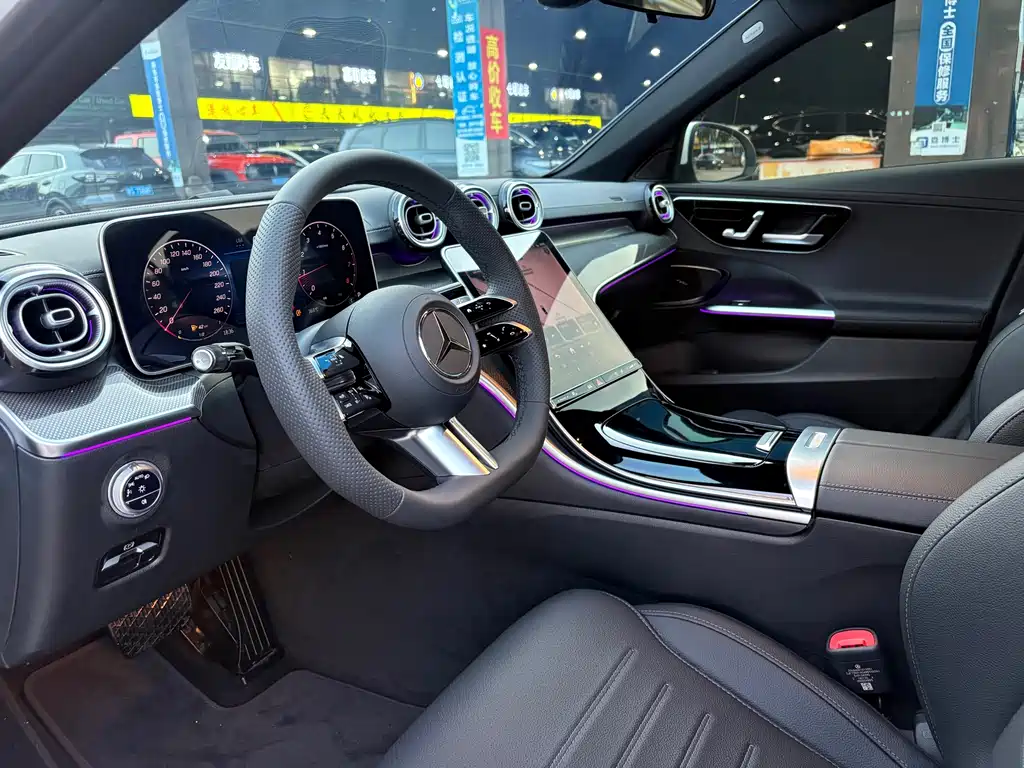 Mercedes-Benz C-Class 2025