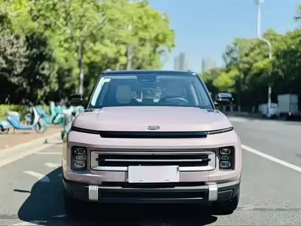 Geely ICON 2023