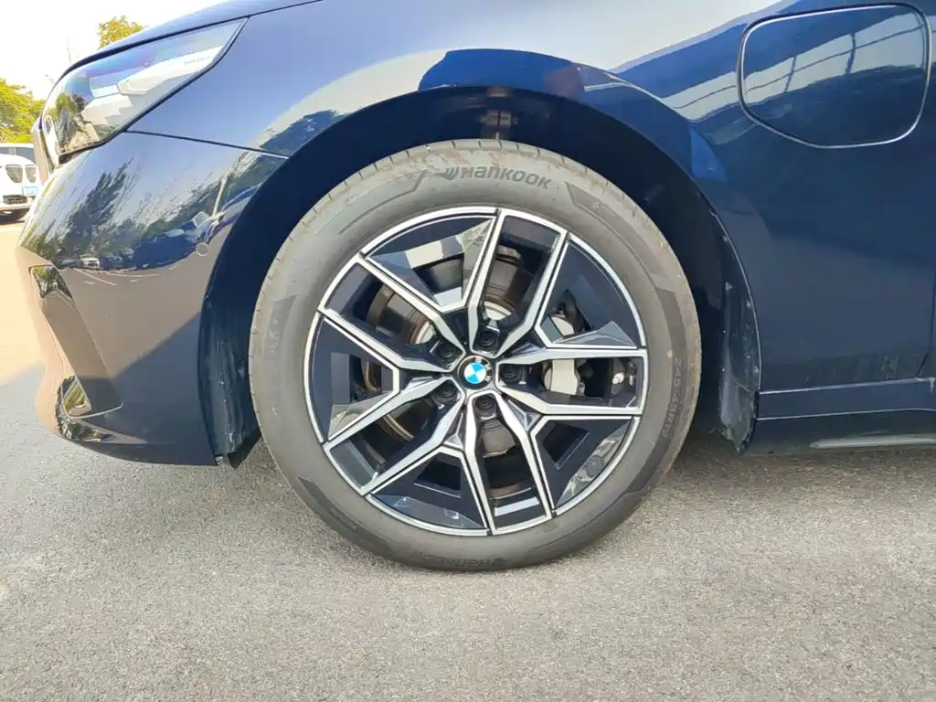 BMW i5 2025 — фото 23