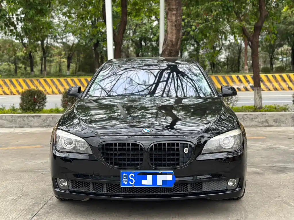 BMW 7 Series 2010 — фото 2