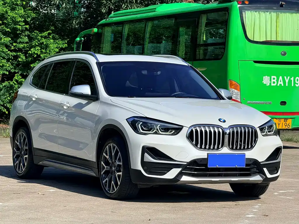BMW X1 2022 — фото 3