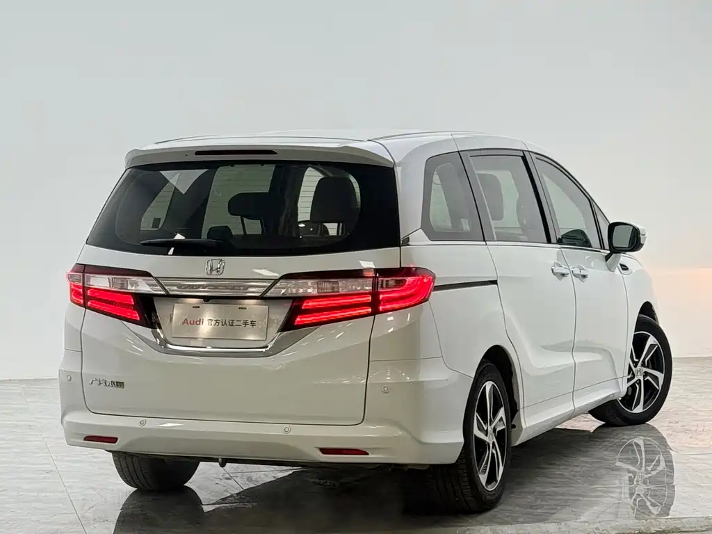 Honda Odyssey 2016 — фото 8