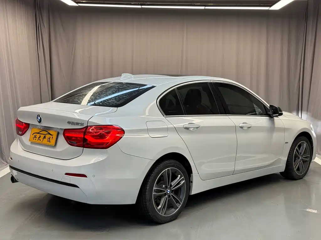 BMW 1 Series 2017 — фото 10