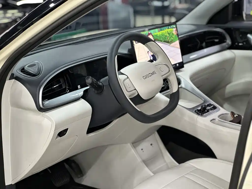 Geely Galaxy Starwish 2025 — фото 25