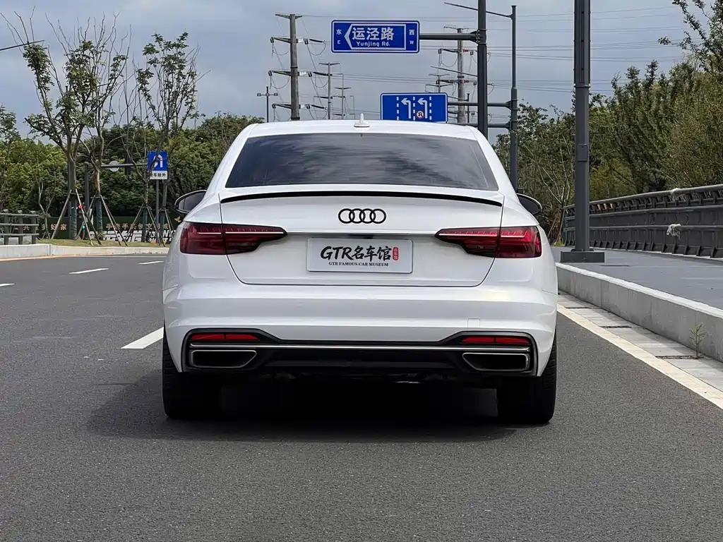 Audi A4L 2021 — фото 14