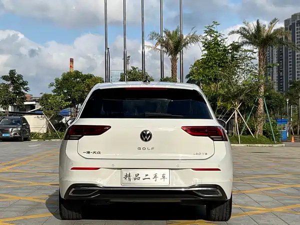 Volkswagen Golf 2021