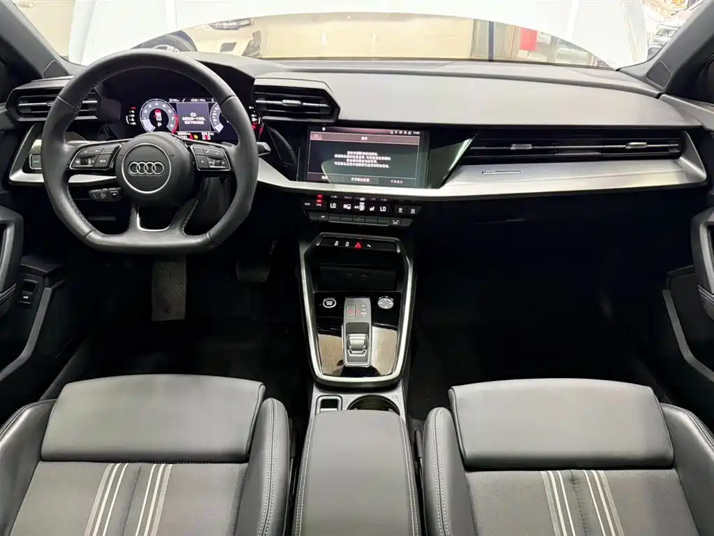 Audi A3 2023 — фото 14
