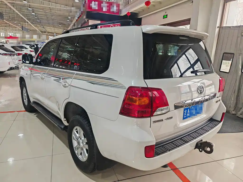 Toyota Land Cruiser 2010 — фото 4