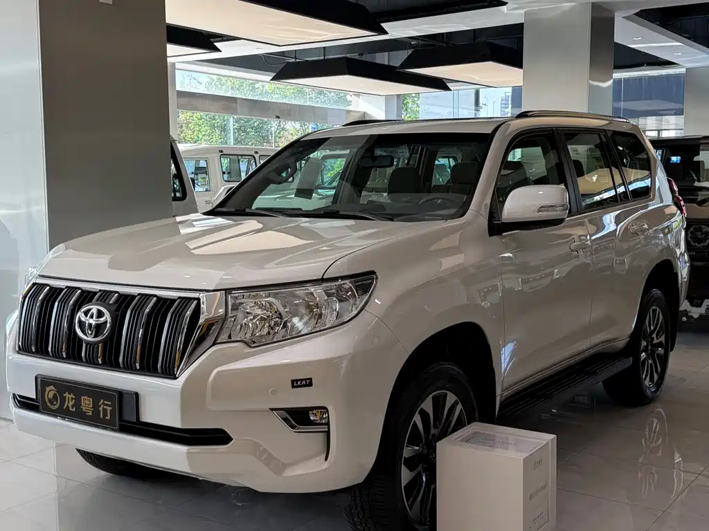 Toyota Prado — фото 4
