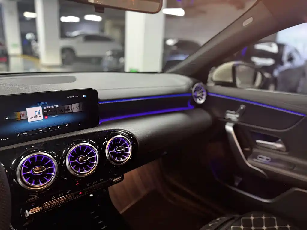 Mercedes-Benz A-Class 2023 — фото 11