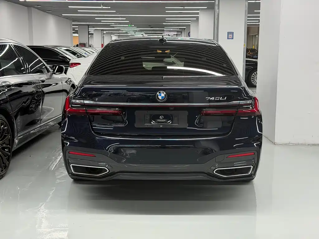 BMW 7 Series 2021 — фото 19