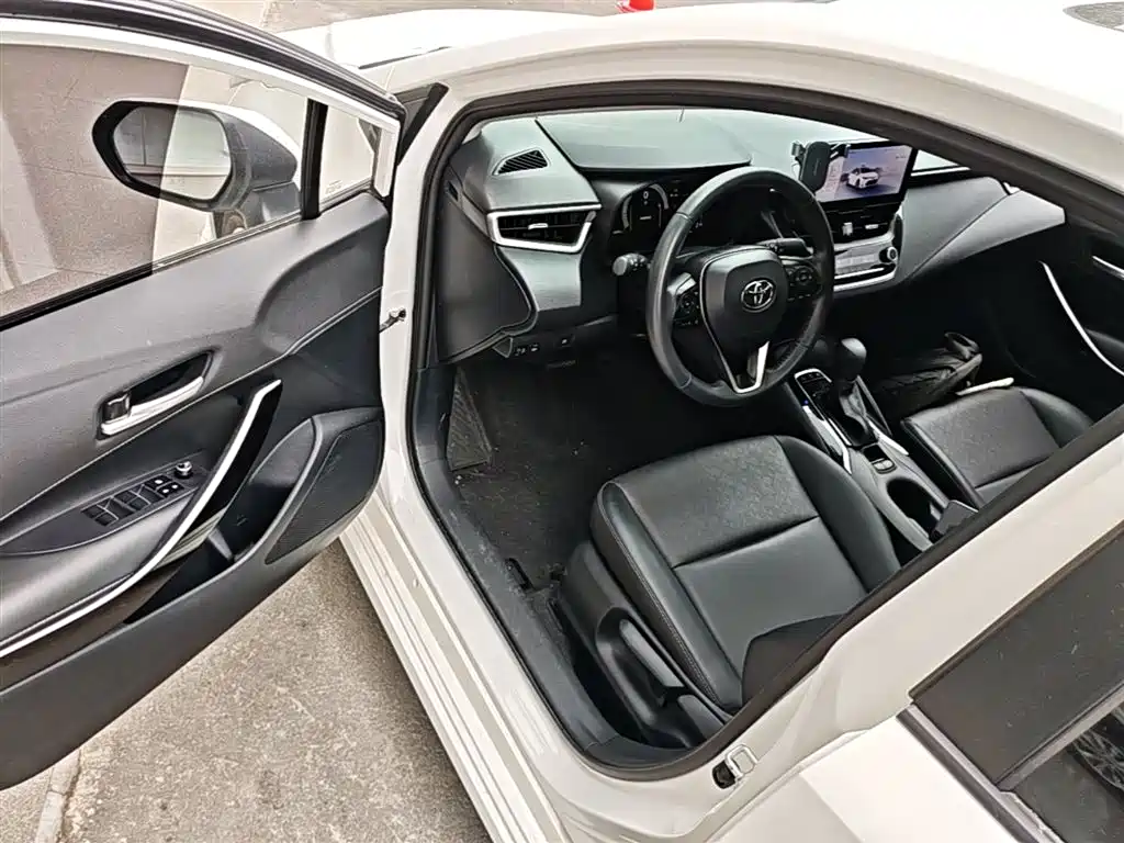 Toyota Corolla 2025 — фото 16