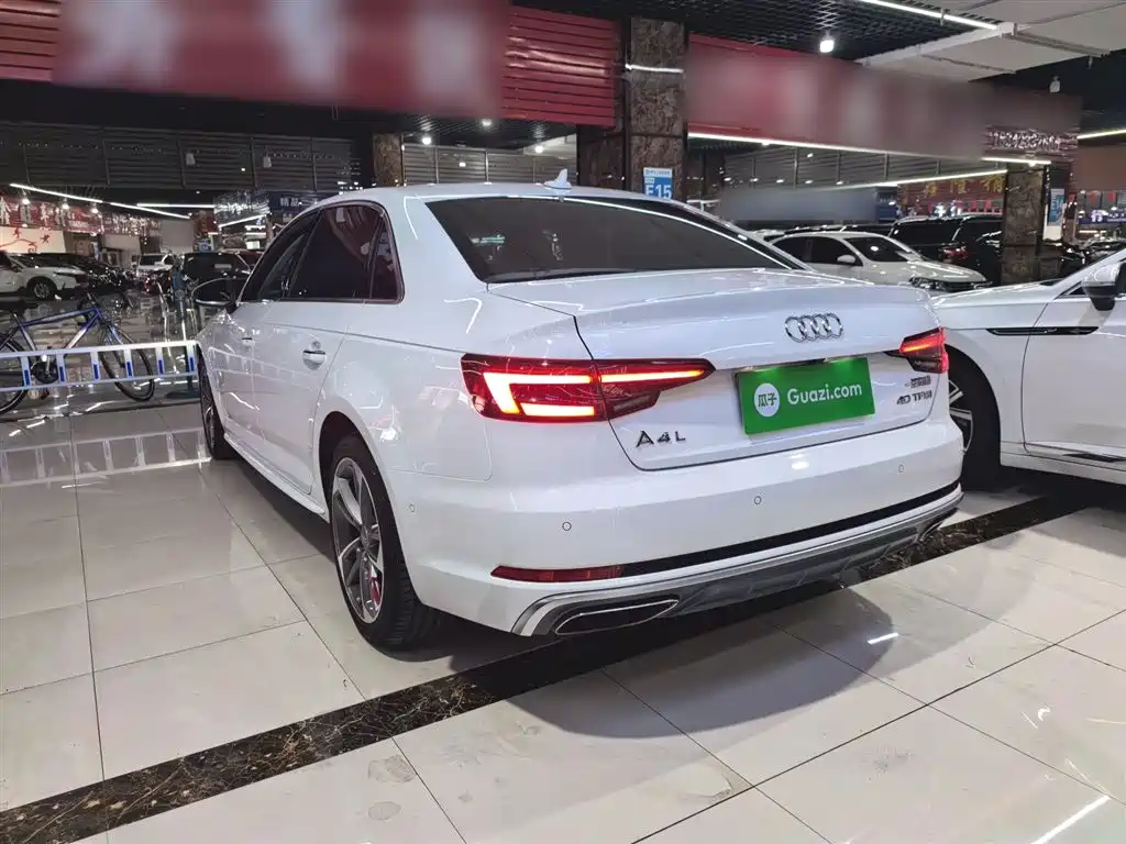 Audi A4L 2019 — фото 10