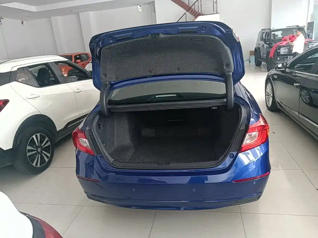 Honda Accord 2020 — фото 19