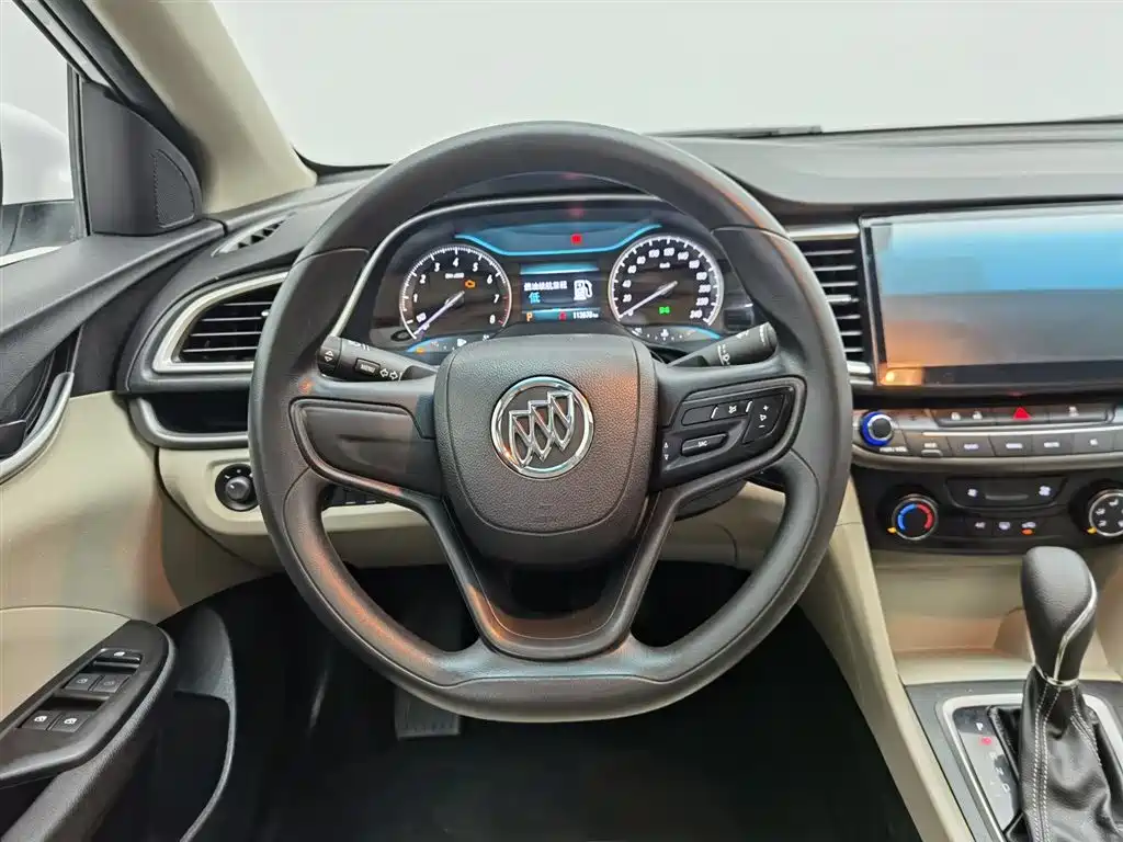 Buick Excelle 2016 — фото 11
