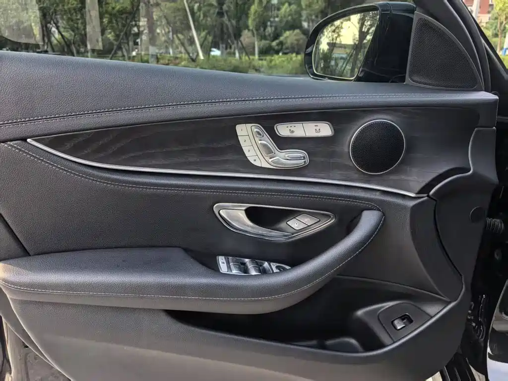 Mercedes-Benz E-Class 2020 — фото 11
