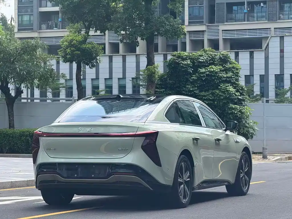 Hongqi EH7 2026