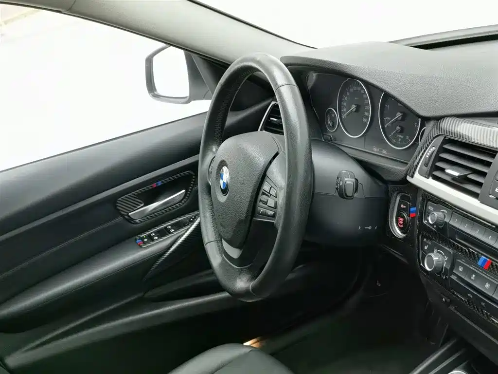 BMW 3 Series 2015 — фото 22