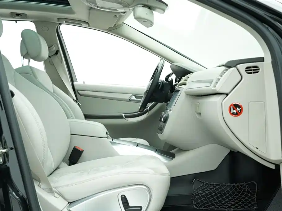 Mercedes-Benz R-Class 2015 — фото 33