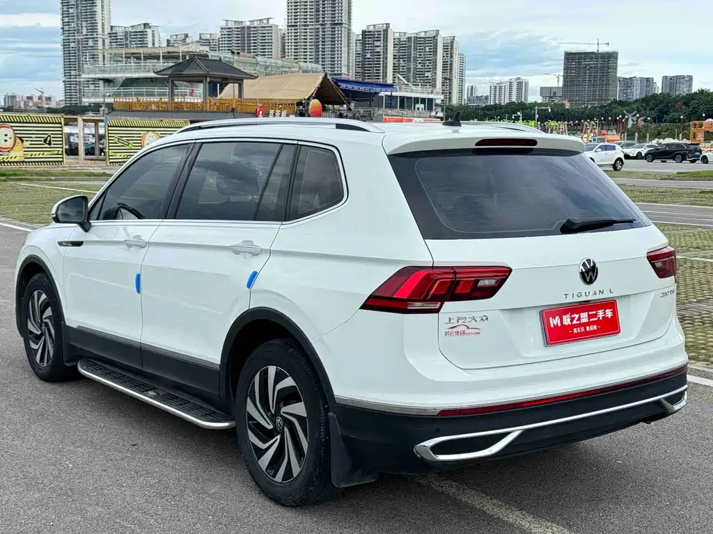 Volkswagen Tiguan L 2023 — фото 4