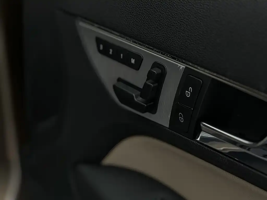 Mercedes-Benz E-Class 2010