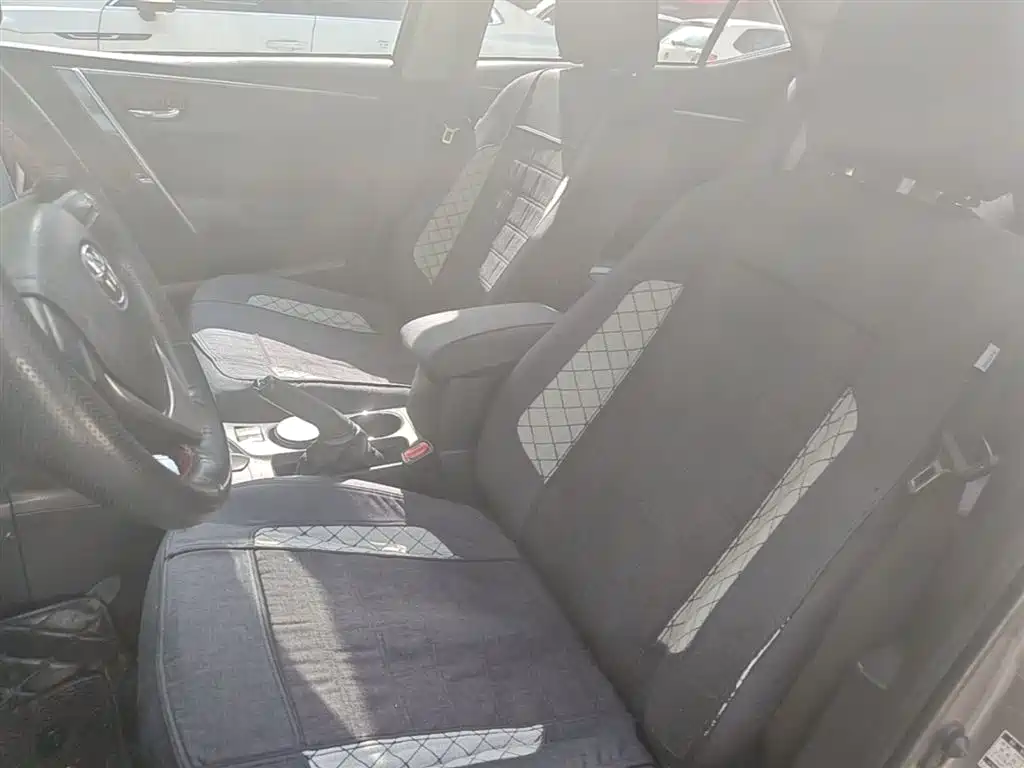 Toyota Corolla 2016 — фото 15