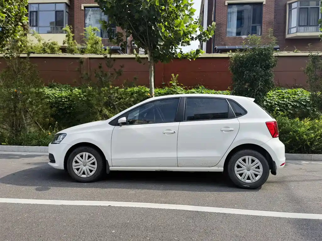 Volkswagen Polo 2017 — фото 13