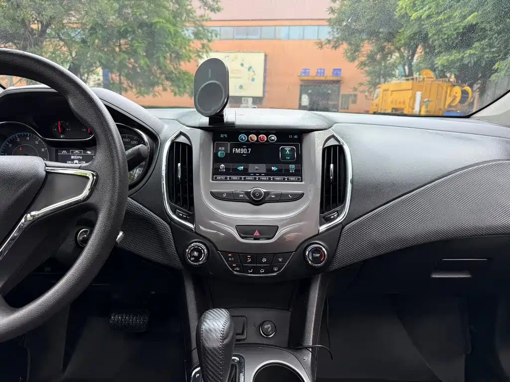 Chevrolet Cruze 2017 — фото 13