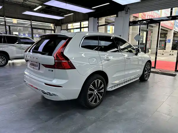 Volvo XC60 2022