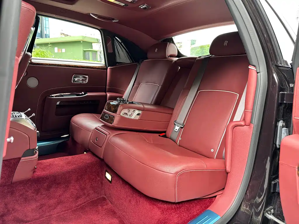 Rolls-Royce Ghost 2014 — фото 14