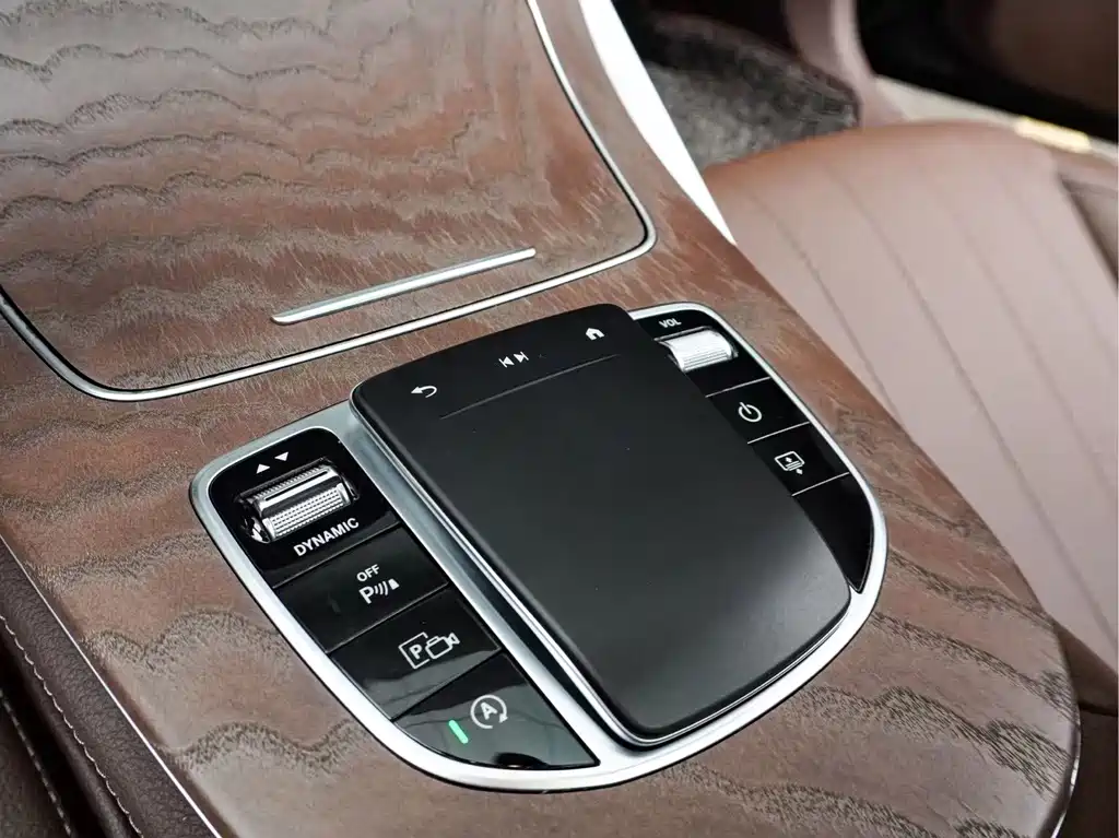 Mercedes-Benz E-Class 2022 — фото 27