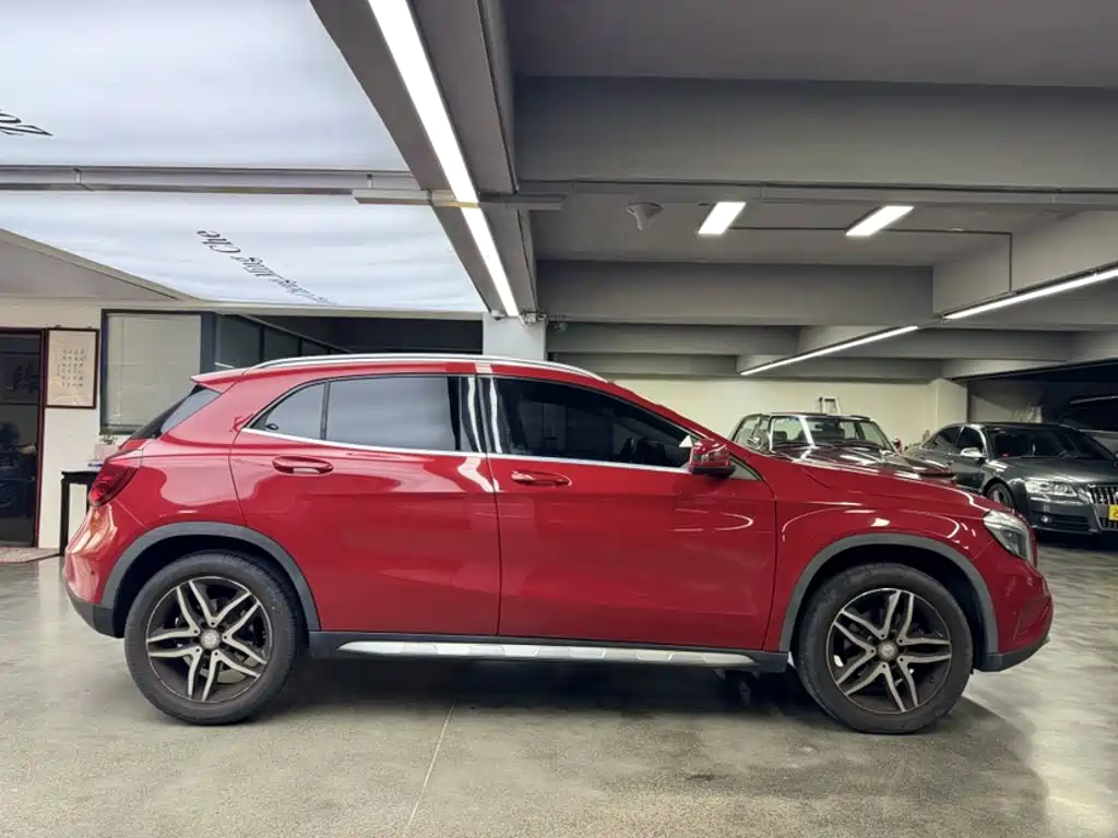 Mercedes-Benz GLA 2016