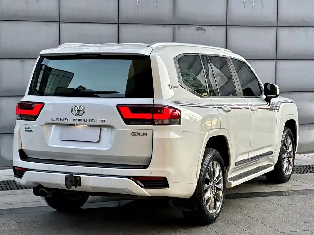 Toyota Land Cruiser 2024 — фото 4