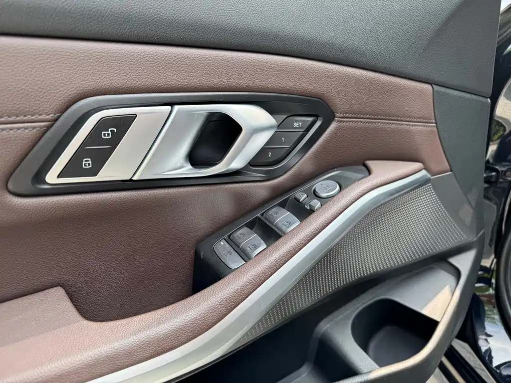 BMW 3 Series 2023 — фото 12